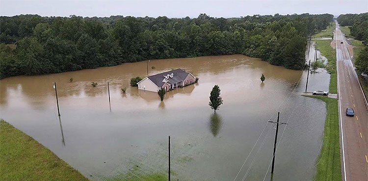 At least 10 dead in flooding in Texas